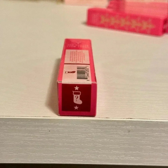 Jeffree Star Christmas Mystery Shade “?” Stocking Red Liquid Velour Lipstick - Picture 4 of 6